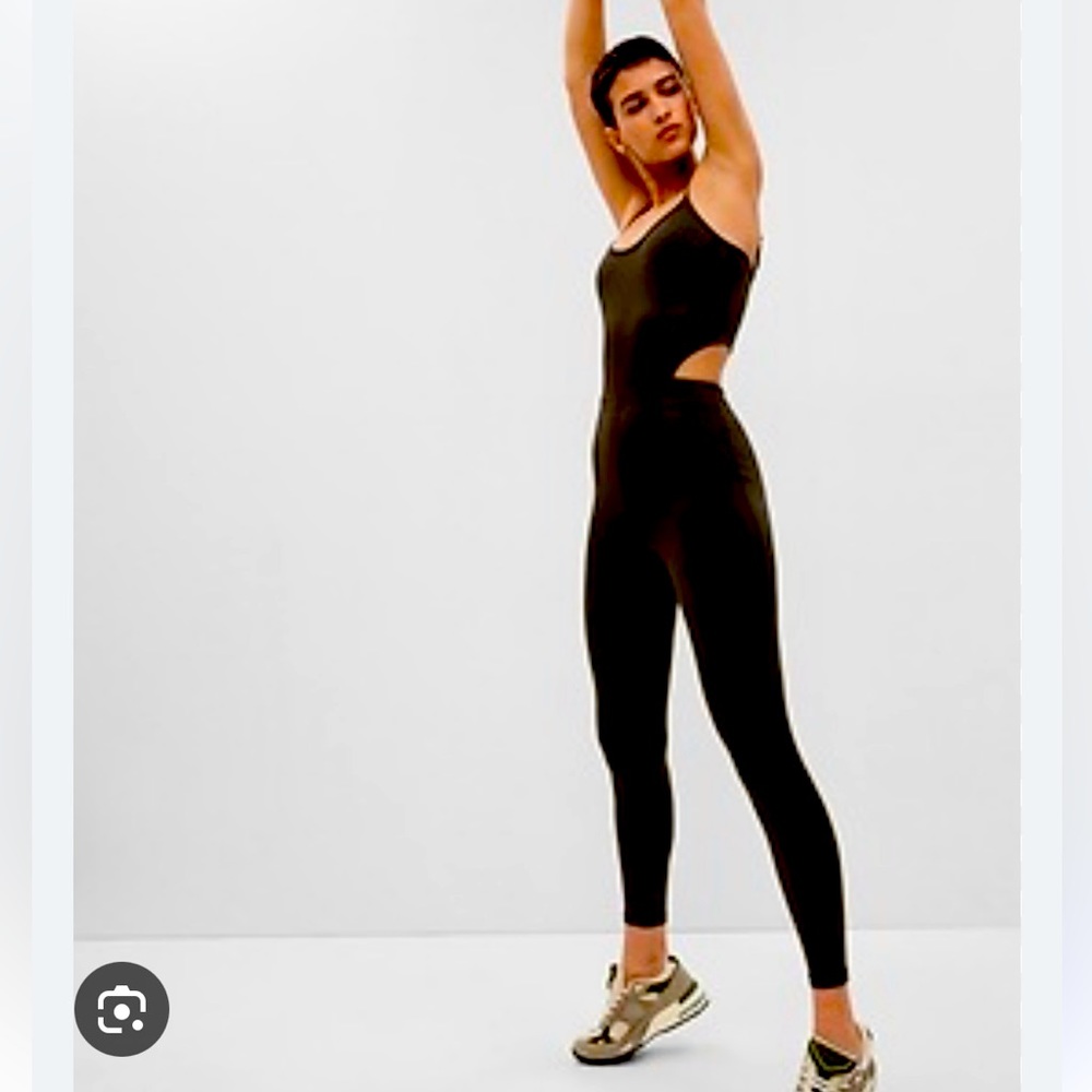 GapFit Recycled Power One-Piece Bodysuit. New with tags